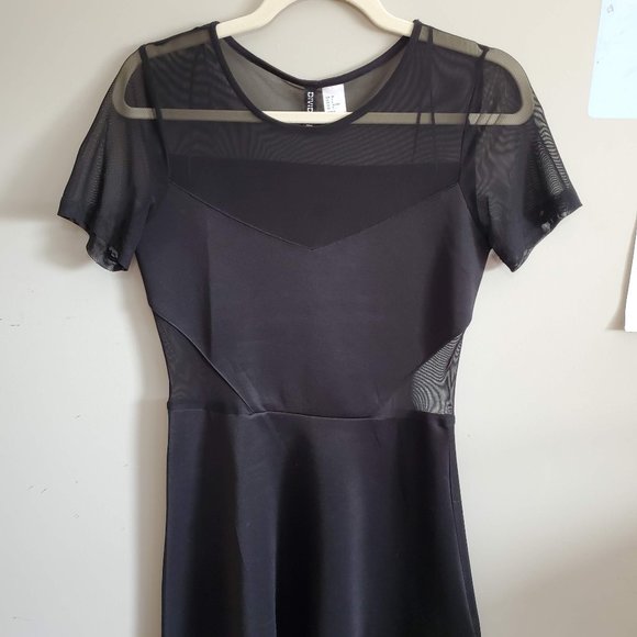 Black Dress - Picture 3 of 5